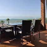 Luxury Beach Apartment In Qerret